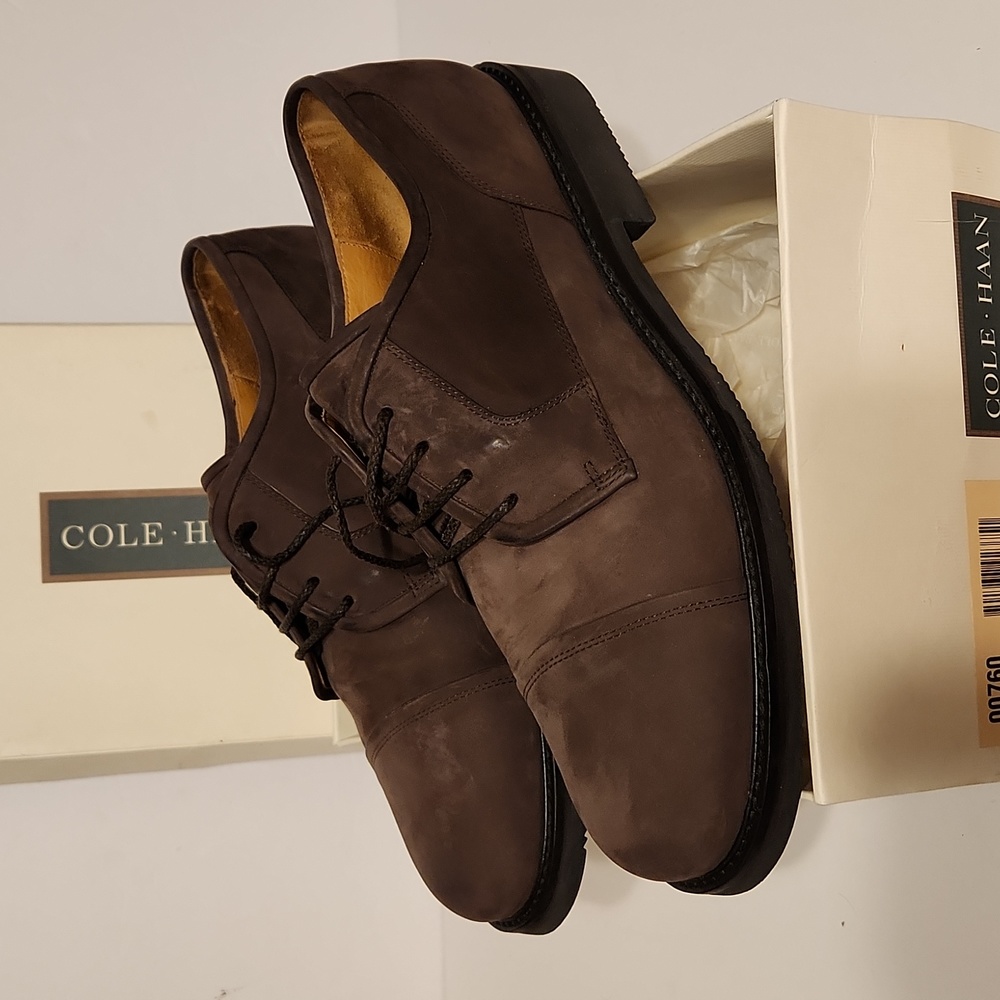Men's: shoes. Cole haan.  Size 11D lace up. Brown suede.